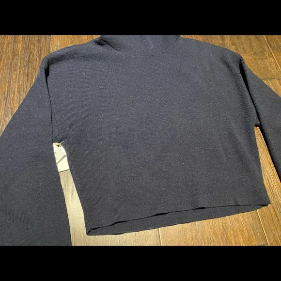 Aritzia Wilfred Rebecca Sweater - Picture 5 of 5